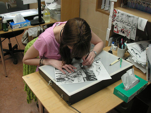 Jamie Lynn Lano drawing in Japanese manga studio 