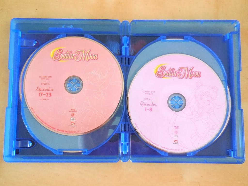 Sailor Moon Season 1, Set 1 LE BD/DVD Combo Pack Review discs